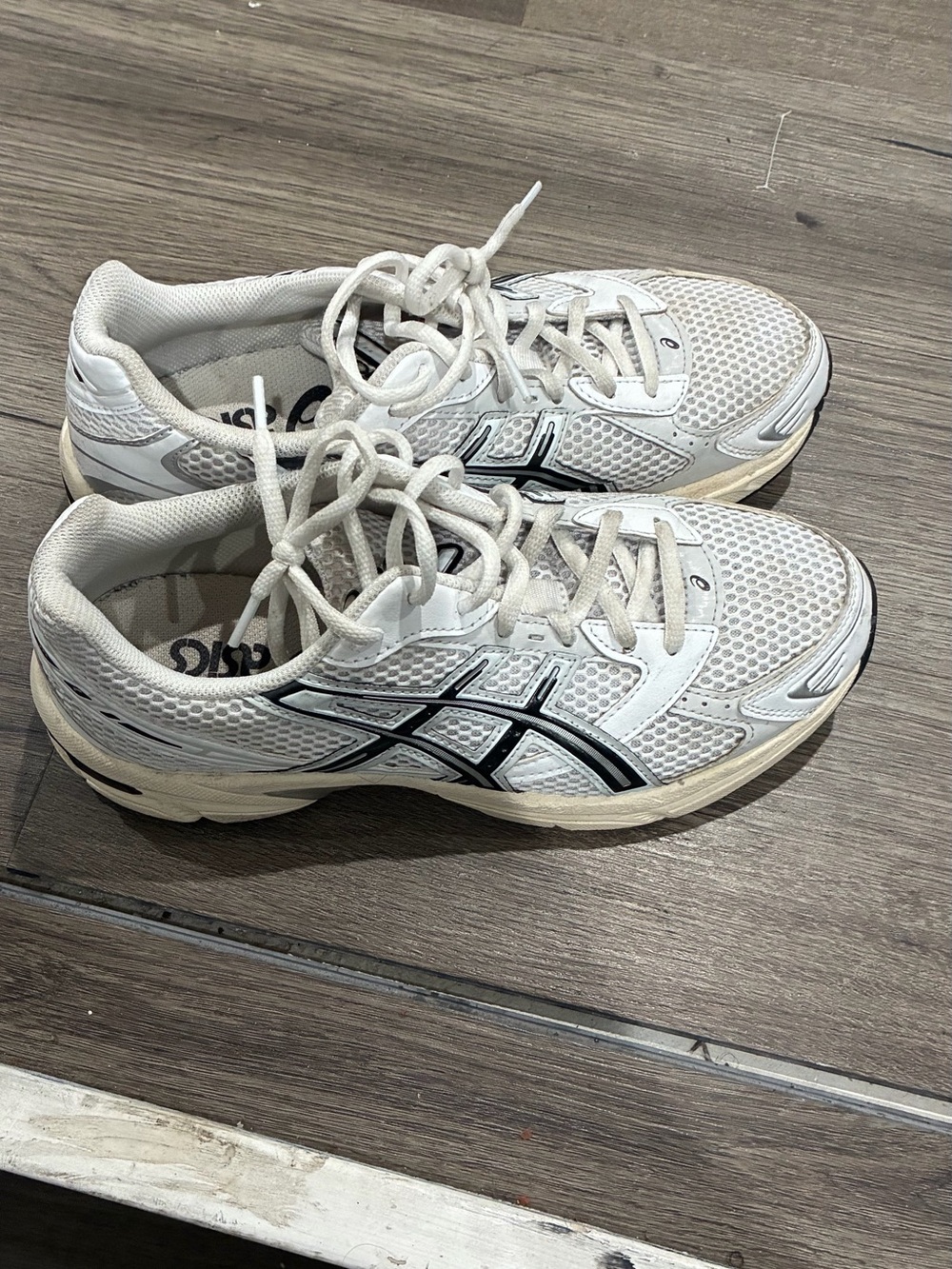 Asics White and Black Men's Athletic Running Shoes